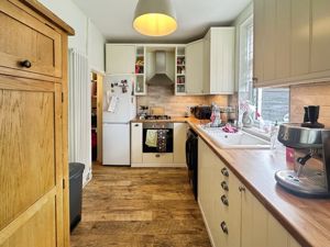 Kitchen- click for photo gallery